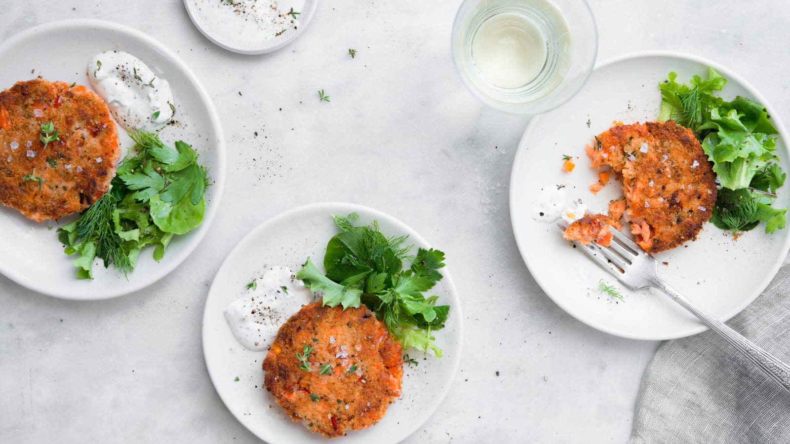 Easy Herbed Salmon Cakes