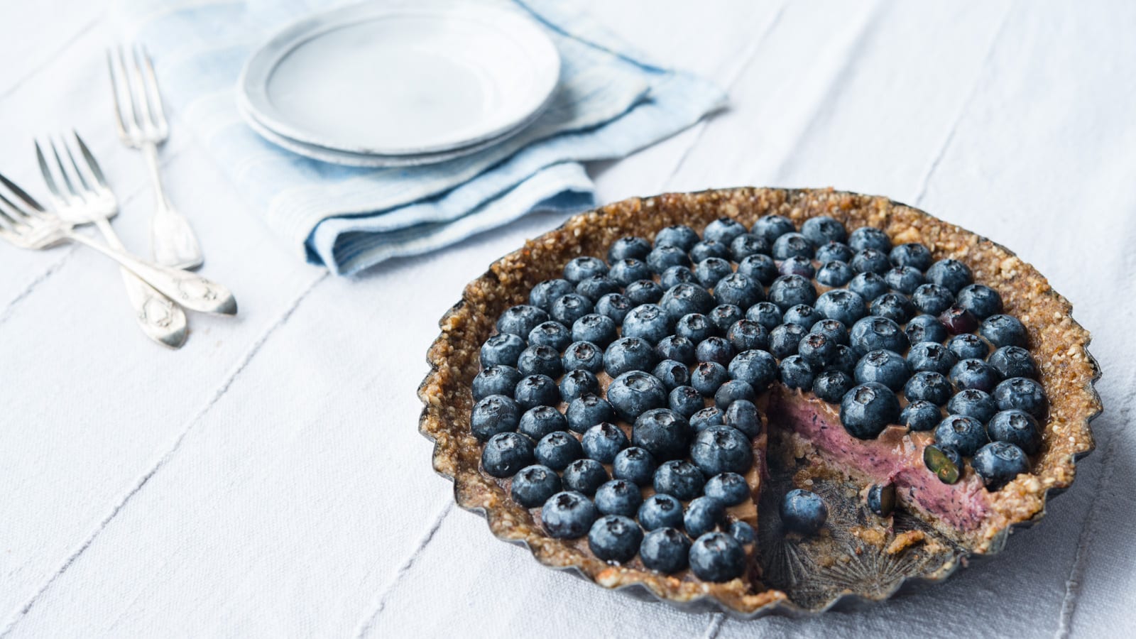 Raw Blueberry Cream Pie
