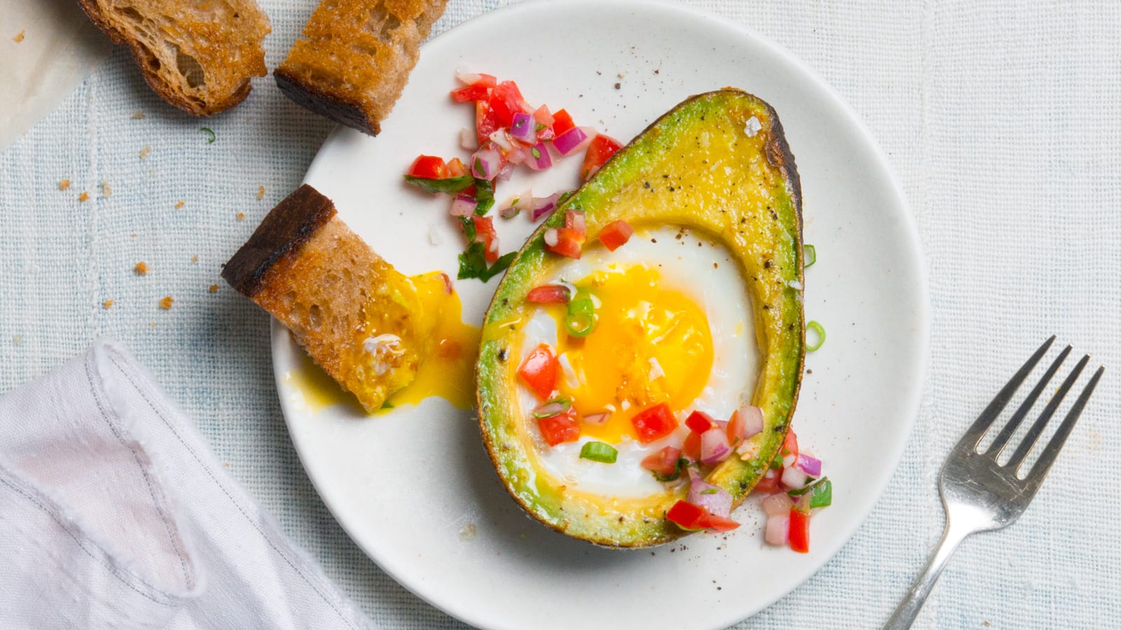 Baked Eggs in Avocado