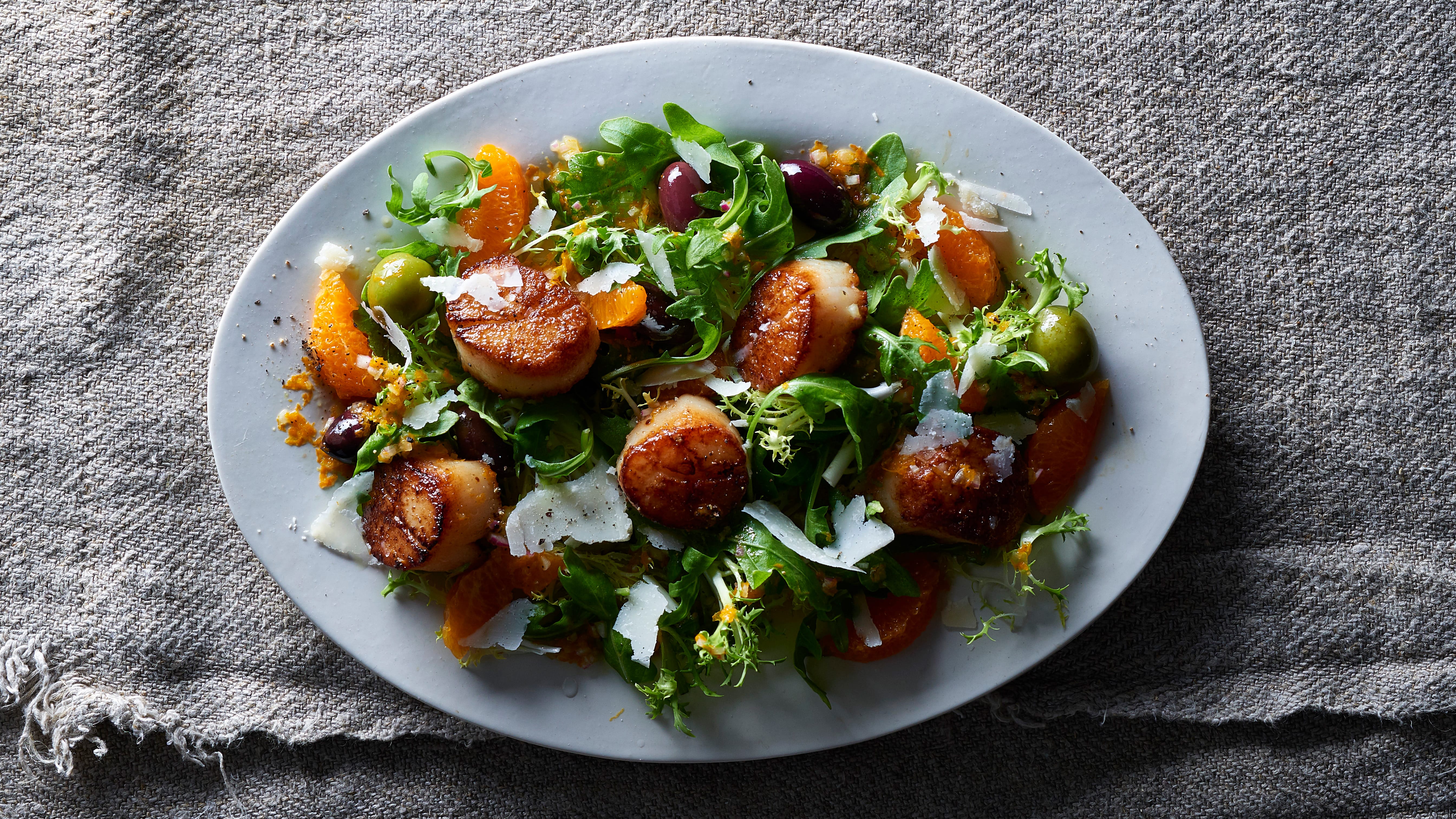 Seared Scallops with Tangerine and Arugula Salad