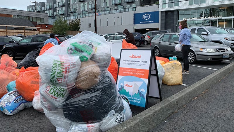 Volunteers for Ridwell collecting recycling