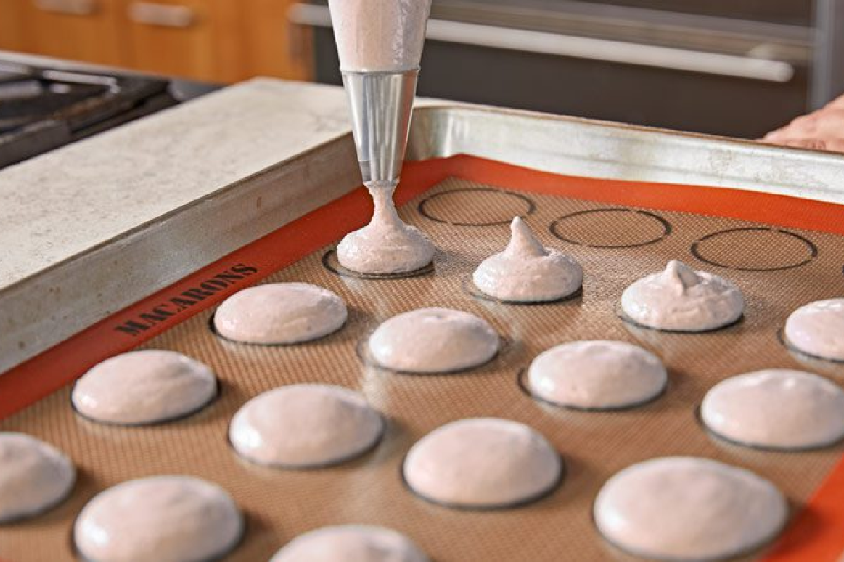 French Macarons: Holiday Edition